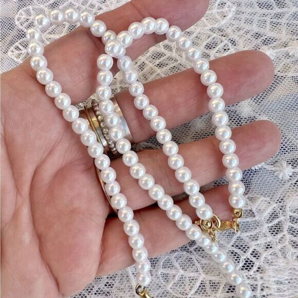 Claire’s Faux Pearl Rhinestone Necklace - Picture 5 of 7